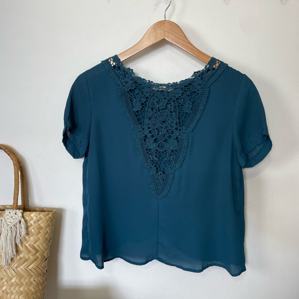 Lush Lace detail crop top - Picture 5 of 6